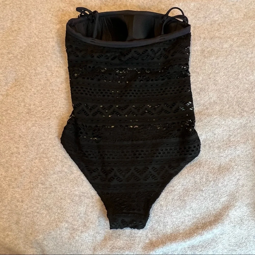 Black lace one piece swimsuit - Picture 3 of 7